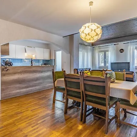 Surlan Apartment