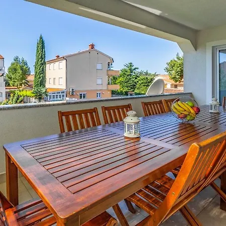 Surlan Apartment